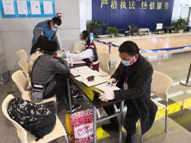 成都空港門戶的抗疫防線 15座酒店、1545次航班的“云端守護(hù)”